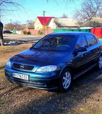 Зеленый Опель Астра, объемом двигателя 1.6 л и пробегом 310 тыс. км за 3200 $, фото 1 на Automoto.ua