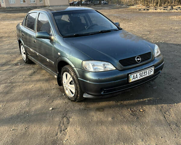 Зеленый Опель Астра, объемом двигателя 1.6 л и пробегом 264 тыс. км за 3500 $, фото 1 на Automoto.ua