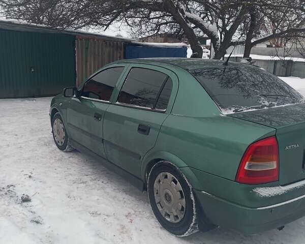 Зеленый Опель Астра, объемом двигателя 1.4 л и пробегом 270 тыс. км за 4500 $, фото 1 на Automoto.ua