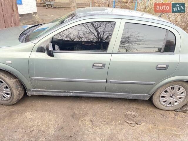 Зеленый Опель Астра, объемом двигателя 1.36 л и пробегом 239 тыс. км за 3700 $, фото 1 на Automoto.ua