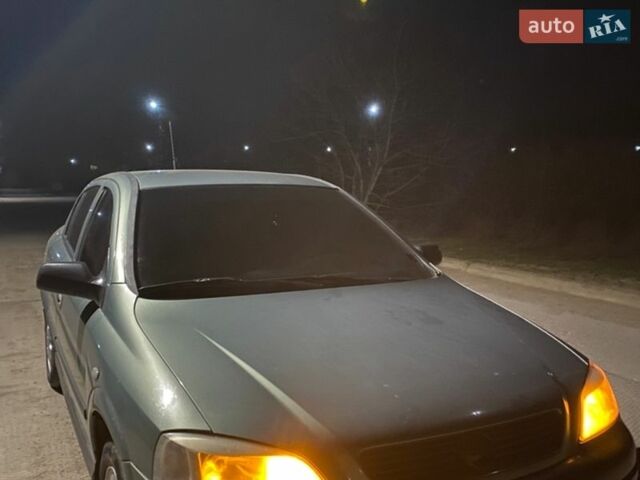 Зеленый Опель Астра, объемом двигателя 1.6 л и пробегом 367 тыс. км за 3600 $, фото 1 на Automoto.ua