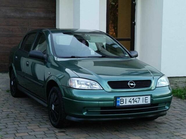 Зеленый Опель Астра, объемом двигателя 1.4 л и пробегом 135 тыс. км за 3900 $, фото 1 на Automoto.ua