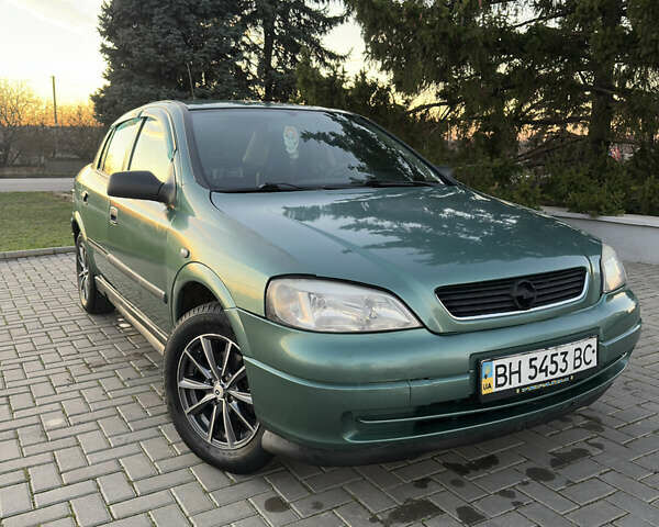 Зеленый Опель Астра, объемом двигателя 1.6 л и пробегом 270 тыс. км за 2900 $, фото 1 на Automoto.ua