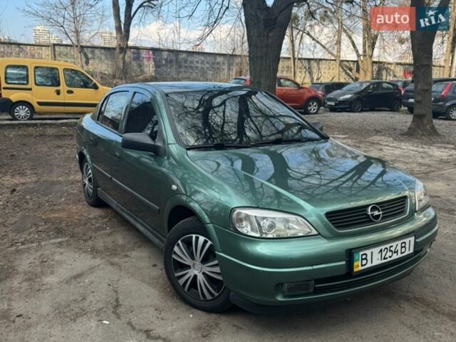 Зеленый Опель Астра, объемом двигателя 1.6 л и пробегом 137 тыс. км за 4300 $, фото 1 на Automoto.ua