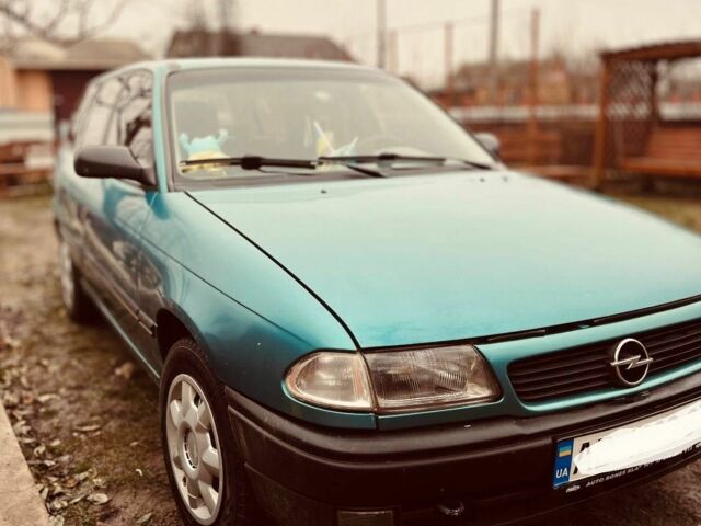 Зеленый Опель Астра, объемом двигателя 1.6 л и пробегом 352 тыс. км за 2500 $, фото 1 на Automoto.ua