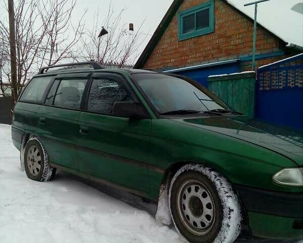 Зеленый Опель Астра, объемом двигателя 1.6 л и пробегом 444 тыс. км за 2099 $, фото 1 на Automoto.ua