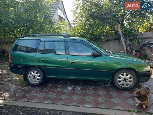 Зеленый Опель Астра, объемом двигателя 1.6 л и пробегом 50 тыс. км за 2503 $, фото 1 на Automoto.ua