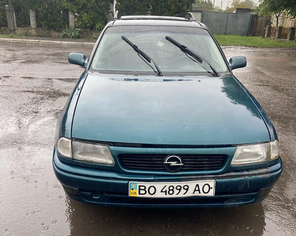 Зеленый Опель Астра, объемом двигателя 1.6 л и пробегом 280 тыс. км за 800 $, фото 1 на Automoto.ua