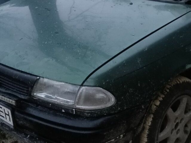 Зеленый Опель Астра, объемом двигателя 1.6 л и пробегом 360 тыс. км за 595 $, фото 1 на Automoto.ua