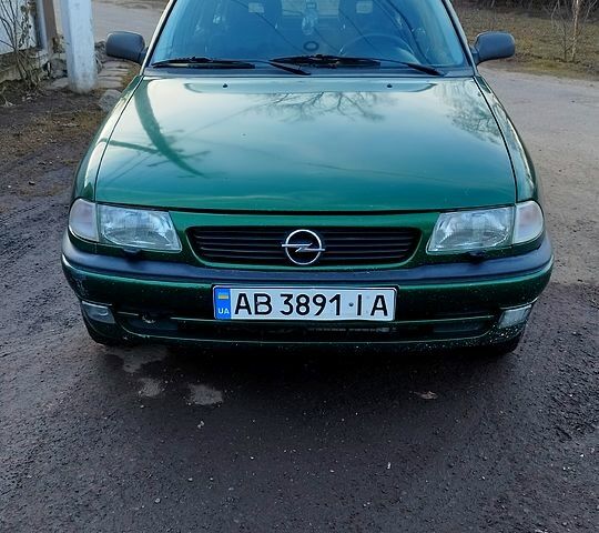 Зелений Опель Астра, об'ємом двигуна 1.8 л та пробігом 415 тис. км за 2300 $, фото 1 на Automoto.ua