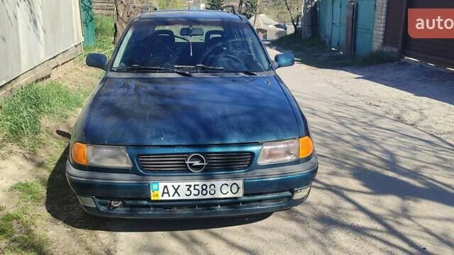 Зеленый Опель Астра, объемом двигателя 1.6 л и пробегом 258 тыс. км за 1450 $, фото 1 на Automoto.ua