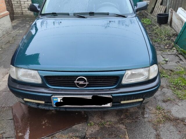 Зеленый Опель Астра, объемом двигателя 0 л и пробегом 202 тыс. км за 2500 $, фото 1 на Automoto.ua