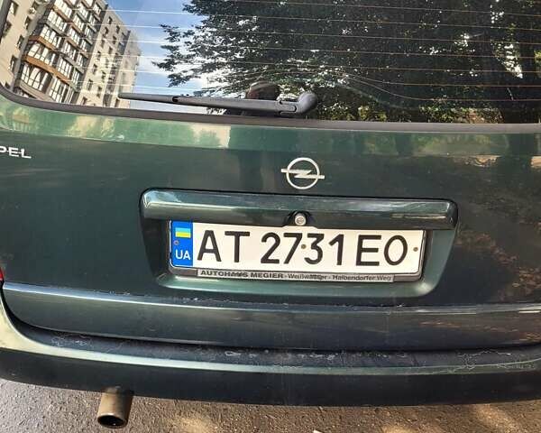 Зеленый Опель Астра, объемом двигателя 1.6 л и пробегом 300 тыс. км за 2500 $, фото 1 на Automoto.ua