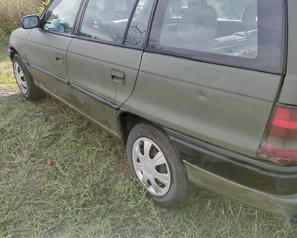 Зелений Опель Астра, об'ємом двигуна 1.7 л та пробігом 345 тис. км за 1500 $, фото 1 на Automoto.ua