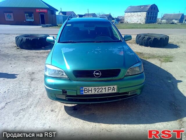 Зеленый Опель Астра, объемом двигателя 1.6 л и пробегом 330 тыс. км за 1900 $, фото 1 на Automoto.ua