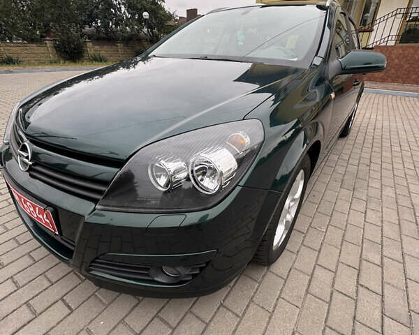 Зеленый Опель Астра, объемом двигателя 1.6 л и пробегом 200 тыс. км за 4900 $, фото 1 на Automoto.ua