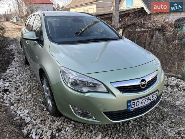 Зеленый Опель Астра, объемом двигателя 1.69 л и пробегом 290 тыс. км за 6500 $, фото 1 на Automoto.ua