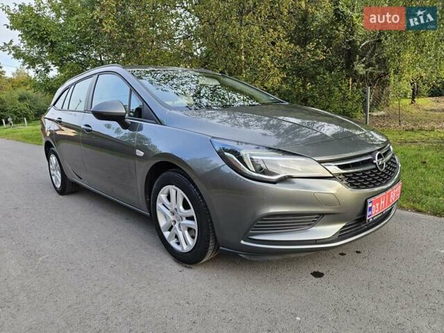 Зеленый Опель Астра, объемом двигателя 1.6 л и пробегом 164 тыс. км за 11000 $, фото 1 на Automoto.ua