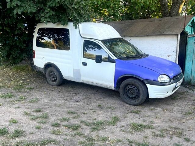 Белый Опель Комбо груз.-пасс., объемом двигателя 1.7 л и пробегом 400 тыс. км за 1430 $, фото 1 на Automoto.ua
