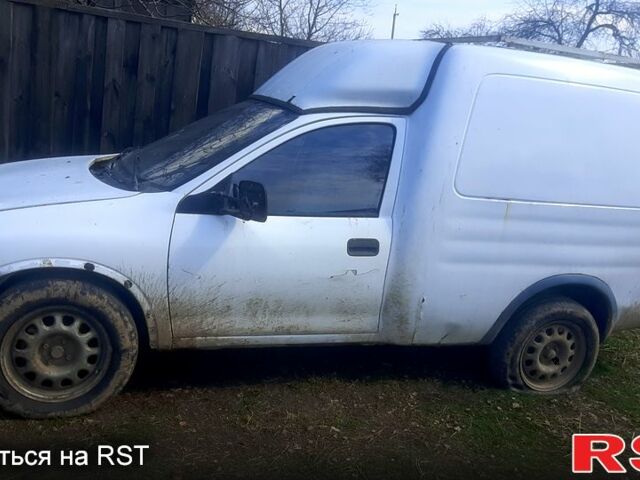 Білий Опель Комбо вант.-пас., об'ємом двигуна 1.6 л та пробігом 250 тис. км за 340 $, фото 1 на Automoto.ua