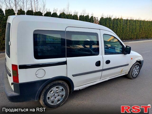Белый Опель Комбо груз.-пасс., объемом двигателя 1.7 л и пробегом 315 тыс. км за 1699 $, фото 1 на Automoto.ua