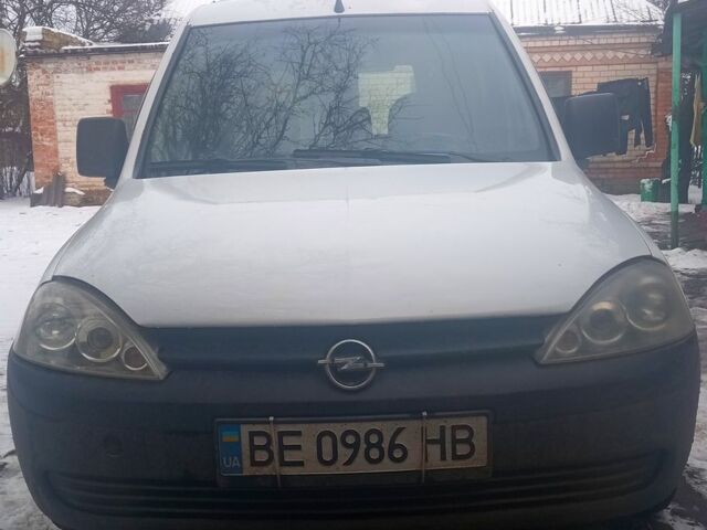 Белый Опель Комбо груз.-пасс., объемом двигателя 1.7 л и пробегом 0 тыс. км за 2500 $, фото 1 на Automoto.ua