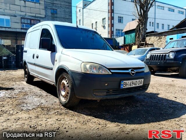 Білий Опель Комбо вант.-пас., об'ємом двигуна 1.2 л та пробігом 320 тис. км за 3900 $, фото 1 на Automoto.ua