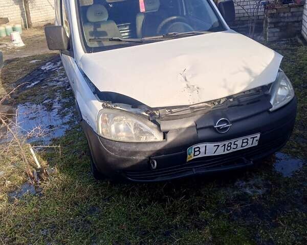 Білий Опель Комбо вант.-пас., об'ємом двигуна 1.69 л та пробігом 375 тис. км за 2250 $, фото 1 на Automoto.ua