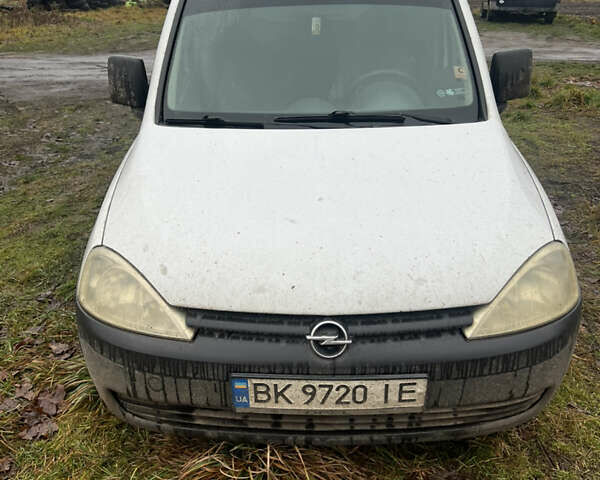 Белый Опель Комбо груз.-пасс., объемом двигателя 1.69 л и пробегом 500 тыс. км за 2450 $, фото 1 на Automoto.ua