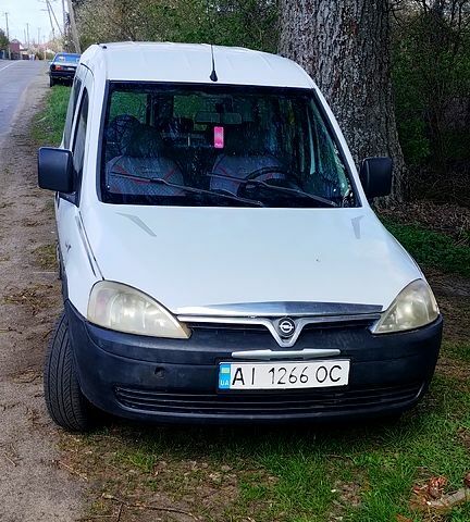 Белый Опель Комбо груз.-пасс., объемом двигателя 1.2 л и пробегом 0 тыс. км за 2250 $, фото 1 на Automoto.ua