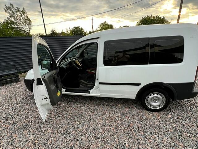 Белый Опель Комбо груз.-пасс., объемом двигателя 1.7 л и пробегом 350 тыс. км за 2499 $, фото 1 на Automoto.ua