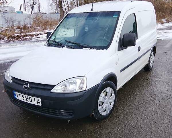 Белый Опель Комбо груз.-пасс., объемом двигателя 1.25 л и пробегом 600 тыс. км за 2600 $, фото 1 на Automoto.ua