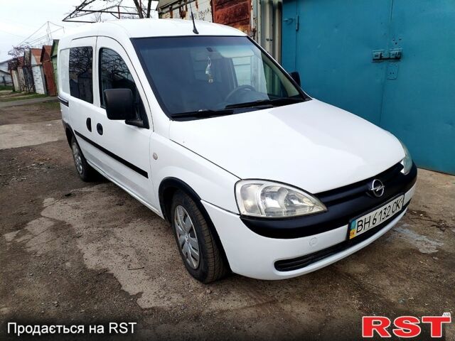 Белый Опель Комбо груз.-пасс., объемом двигателя 1.7 л и пробегом 290 тыс. км за 2900 $, фото 1 на Automoto.ua