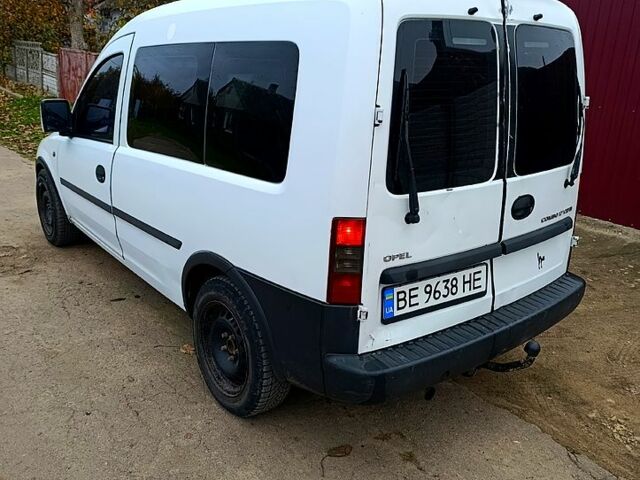 Білий Опель Комбо вант.-пас., об'ємом двигуна 1.7 л та пробігом 370 тис. км за 3600 $, фото 1 на Automoto.ua