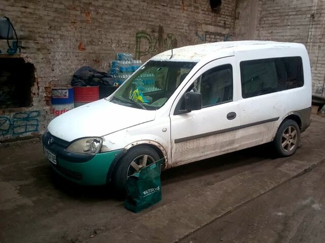 Білий Опель Комбо вант.-пас., об'ємом двигуна 1.7 л та пробігом 0 тис. км за 1400 $, фото 1 на Automoto.ua