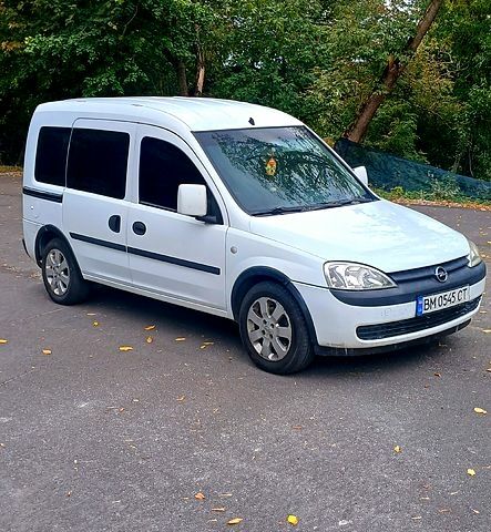 Белый Опель Комбо груз.-пасс., объемом двигателя 1.6 л и пробегом 300 тыс. км за 3450 $, фото 1 на Automoto.ua