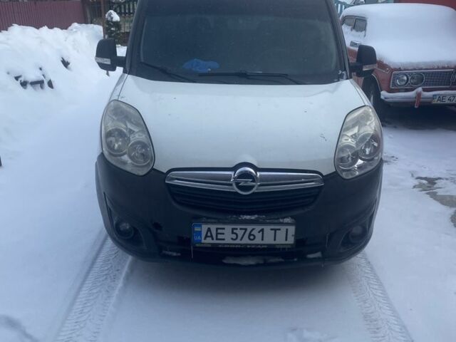 Білий Опель Комбо вант.-пас., об'ємом двигуна 1.2 л та пробігом 293 тис. км за 4250 $, фото 1 на Automoto.ua
