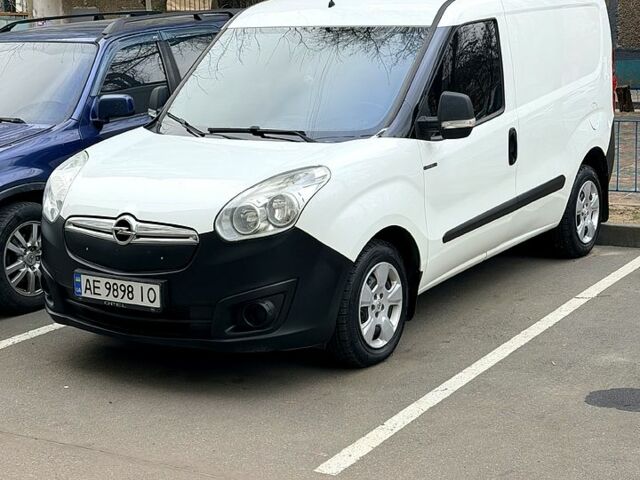 Белый Опель Комбо груз.-пасс., объемом двигателя 1.3 л и пробегом 187 тыс. км за 9500 $, фото 1 на Automoto.ua