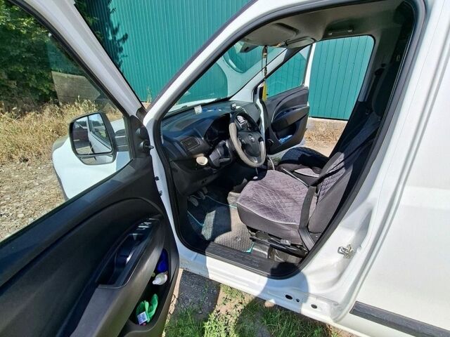 Білий Опель Комбо вант.-пас., об'ємом двигуна 1.25 л та пробігом 282 тис. км за 4800 $, фото 1 на Automoto.ua