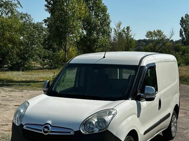 Білий Опель Комбо вант.-пас., об'ємом двигуна 1.3 л та пробігом 218 тис. км за 6900 $, фото 1 на Automoto.ua
