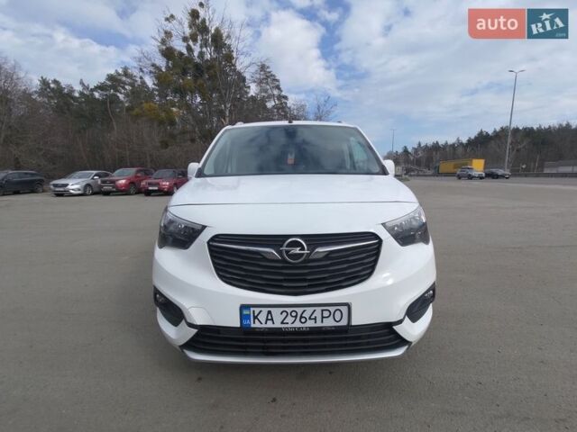 Белый Опель Комбо груз.-пасс., объемом двигателя 1.5 л и пробегом 201 тыс. км за 13200 $, фото 1 на Automoto.ua