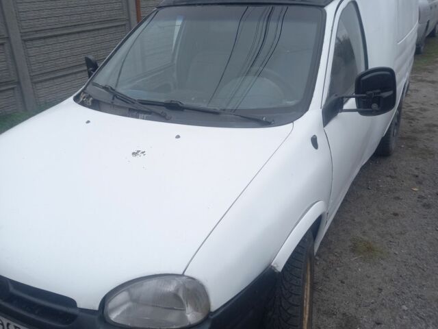 Білий Опель Комбо вант.-пас., об'ємом двигуна 1 л та пробігом 100 тис. км за 477 $, фото 1 на Automoto.ua