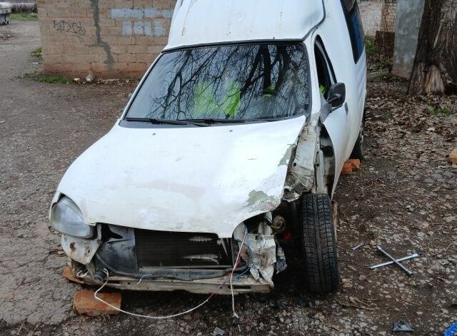 Белый Опель Комбо груз.-пасс., объемом двигателя 1.4 л и пробегом 285 тыс. км за 500 $, фото 1 на Automoto.ua