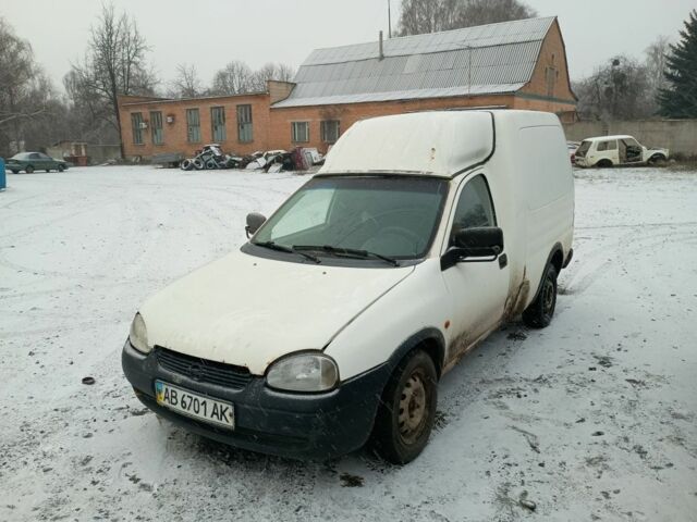 Белый Опель Комбо груз.-пасс., объемом двигателя 1.4 л и пробегом 200 тыс. км за 750 $, фото 1 на Automoto.ua