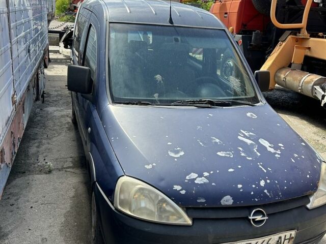 Белый Опель Комбо груз.-пасс., объемом двигателя 1.7 л и пробегом 500 тыс. км за 1000 $, фото 1 на Automoto.ua