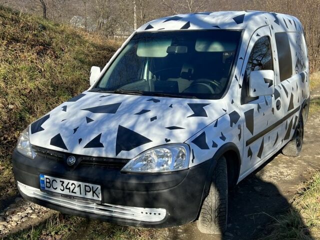 Белый Опель Комбо груз.-пасс., объемом двигателя 1.7 л и пробегом 500 тыс. км за 2500 $, фото 1 на Automoto.ua