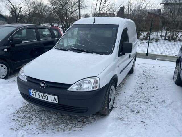 Белый Опель Комбо груз.-пасс., объемом двигателя 1.2 л и пробегом 300 тыс. км за 2300 $, фото 1 на Automoto.ua