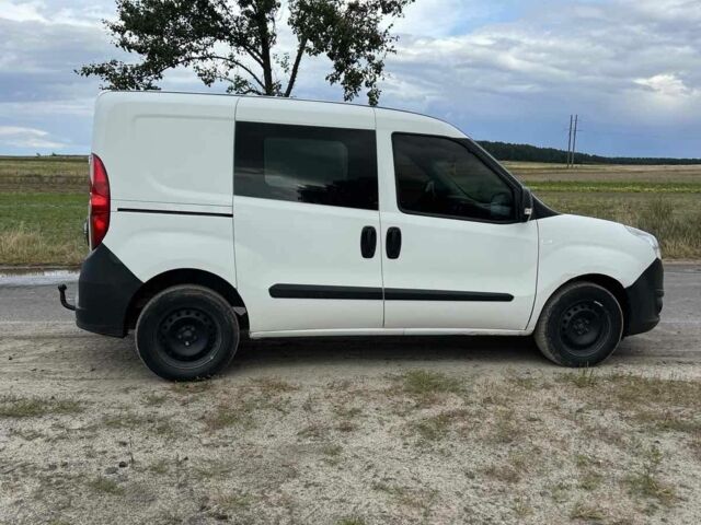 Белый Опель Комбо груз.-пасс., объемом двигателя 1.2 л и пробегом 3 тыс. км за 4100 $, фото 1 на Automoto.ua