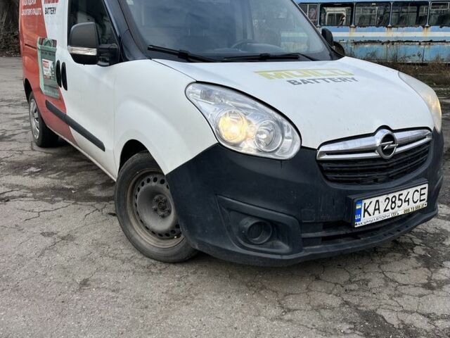 Білий Опель Комбо вант.-пас., об'ємом двигуна 1.6 л та пробігом 300 тис. км за 6400 $, фото 1 на Automoto.ua
