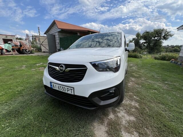 Белый Опель Комбо груз.-пасс., объемом двигателя 1.5 л и пробегом 170 тыс. км за 12699 $, фото 1 на Automoto.ua